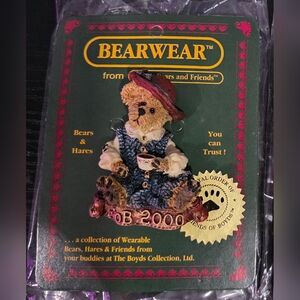 Bearwear Collectible Bear Pin. Boyds Collection